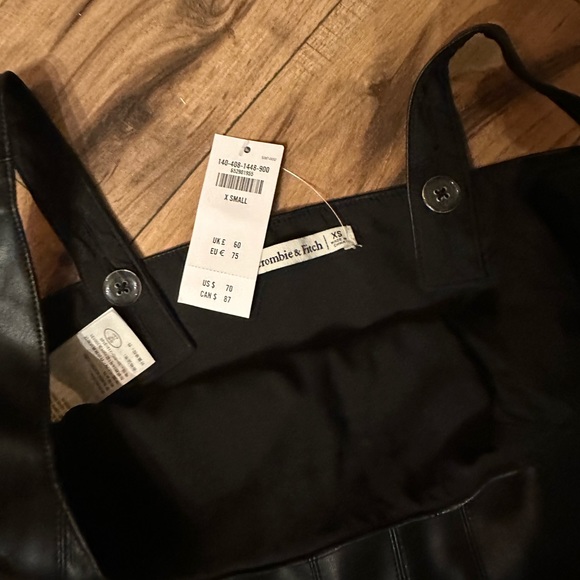 Abercrombie & Fitch Leather Crop - Picture 13 of 16